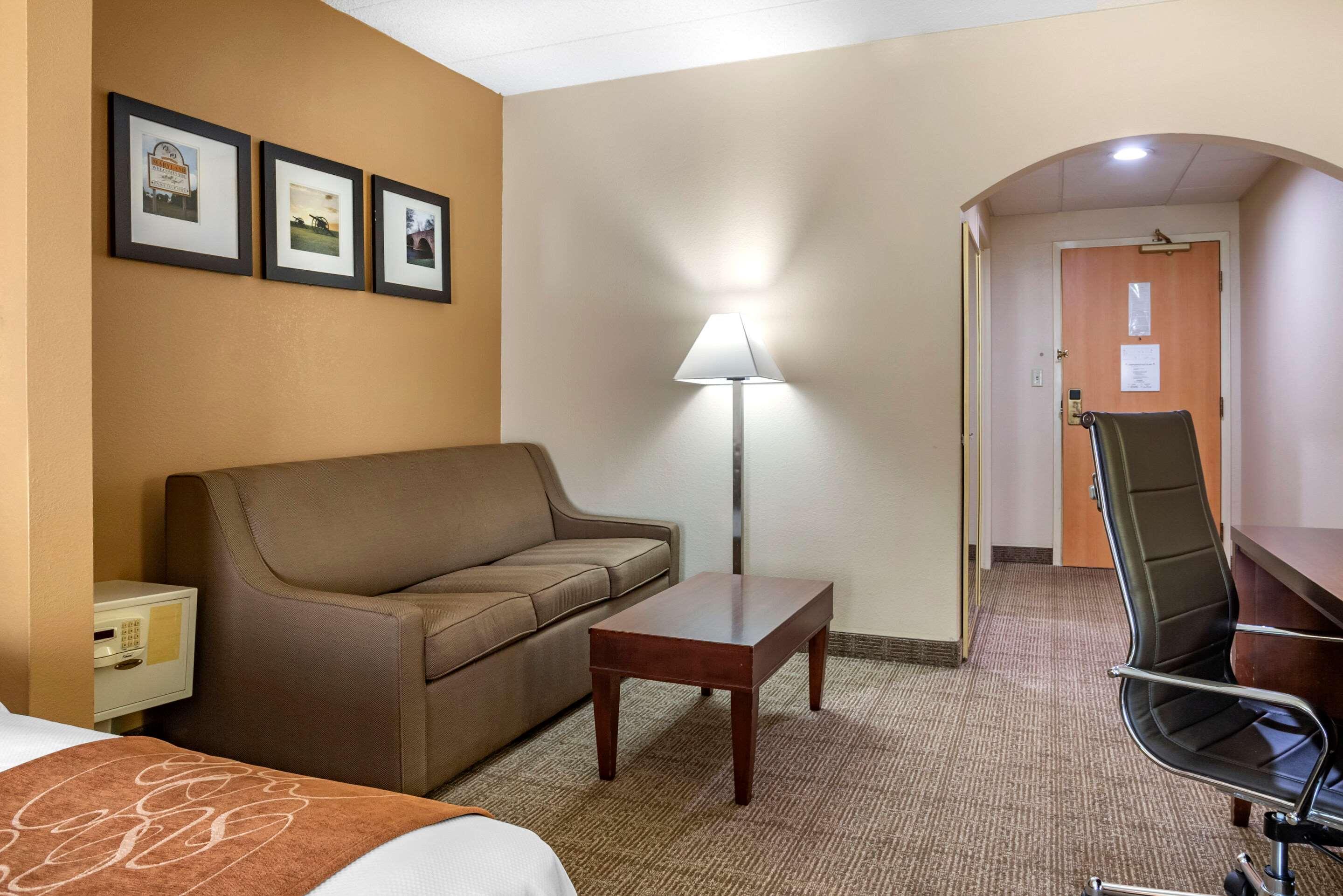 Comfort Suites Хейгерстаун Екстериор снимка