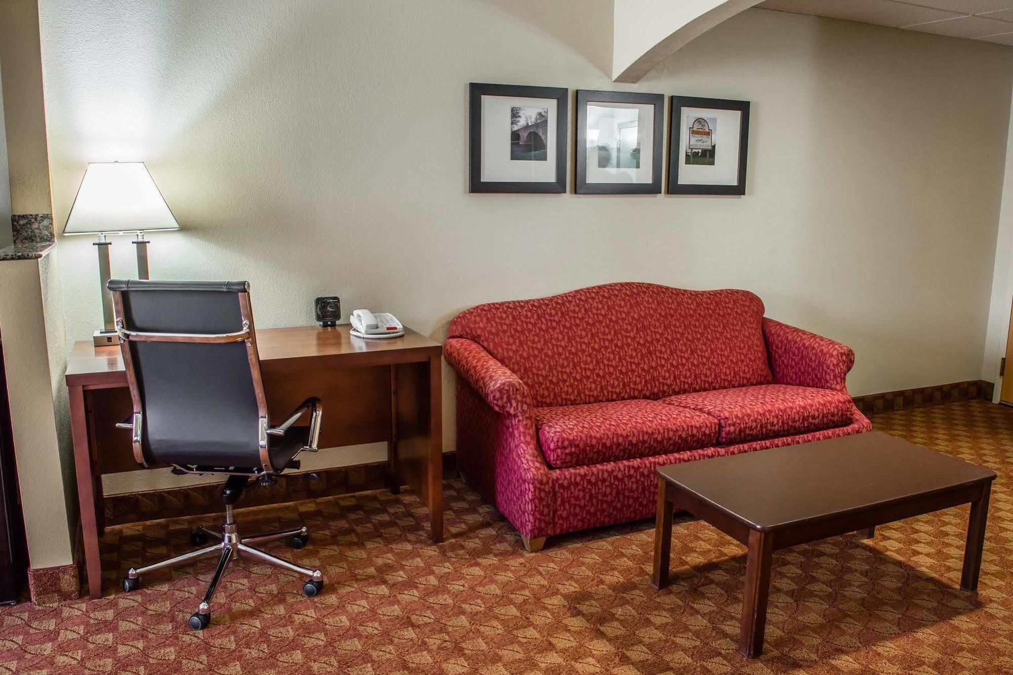 Comfort Suites Хейгерстаун Екстериор снимка
